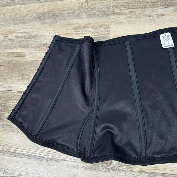 Miraclesuit Women's Black Flexible Waist Cincher Shaperware Corset 2XL - Picture 3 of 7